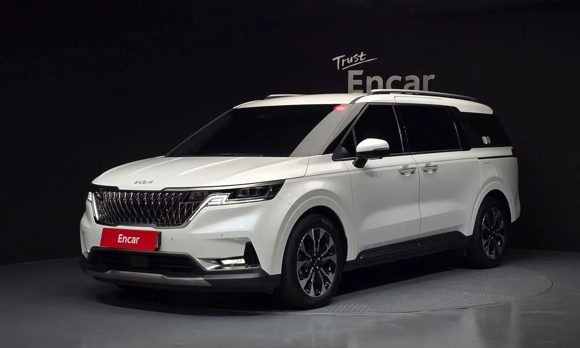 Kia Carnival — фото 1