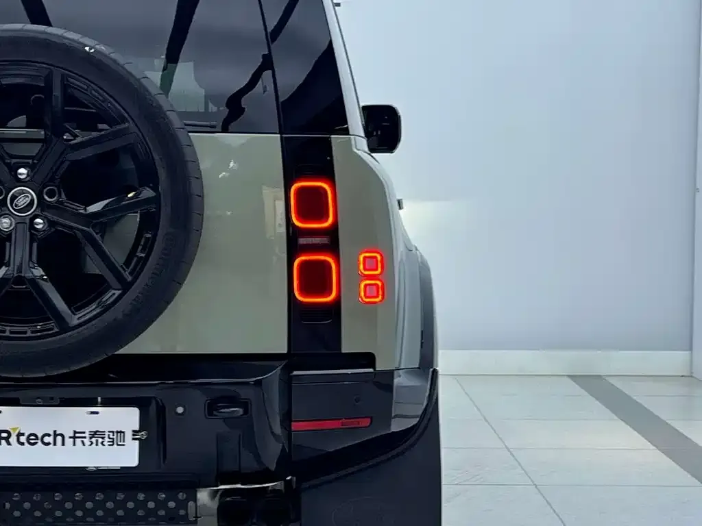 Land Rover Defender — фото 4