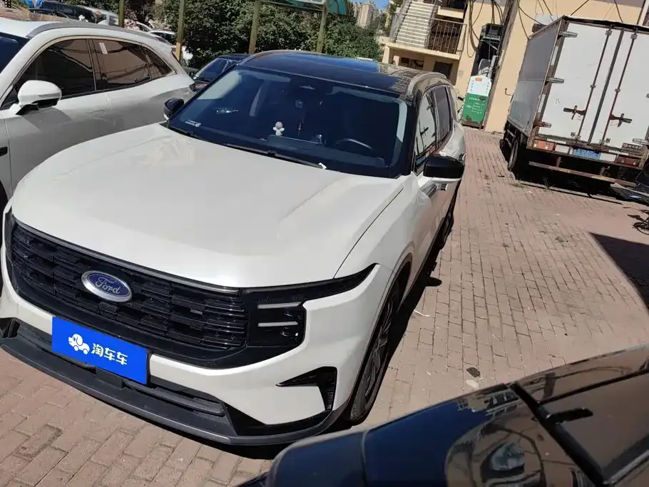Ford Edge — фото 1