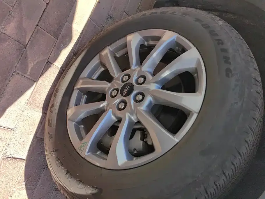 Ford Edge — фото 10