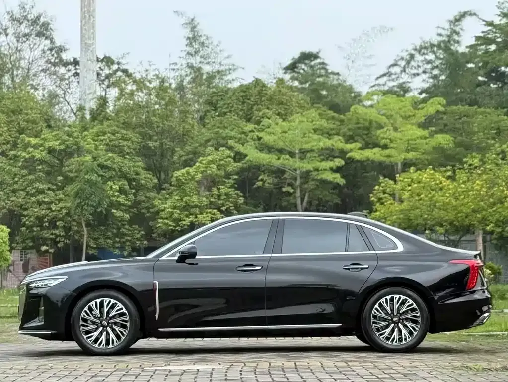 Hongqi H5 — фото 3