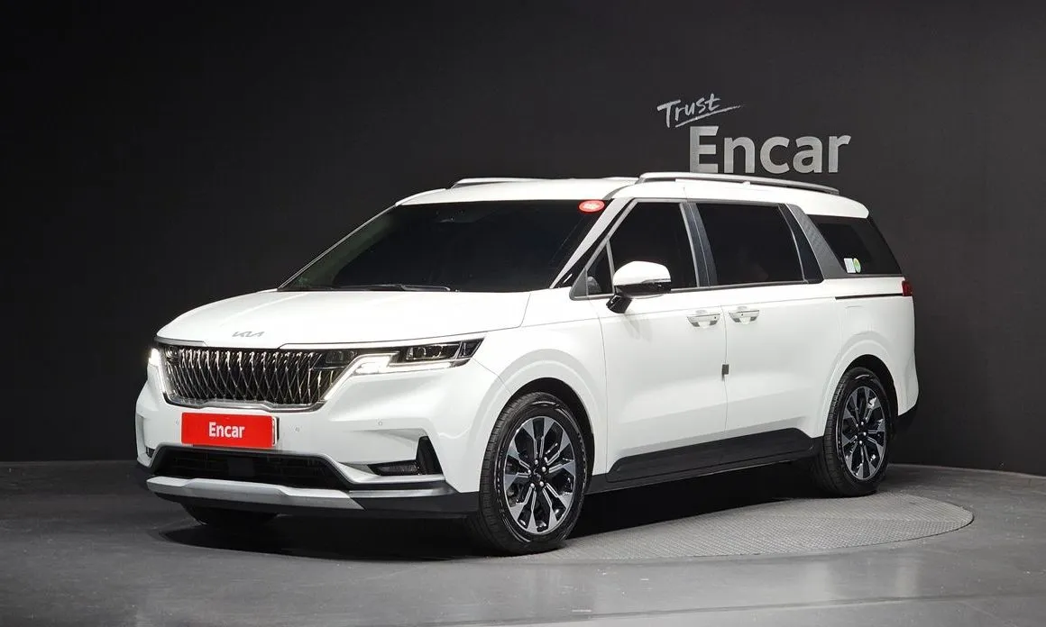 Kia Carnival — фото 1