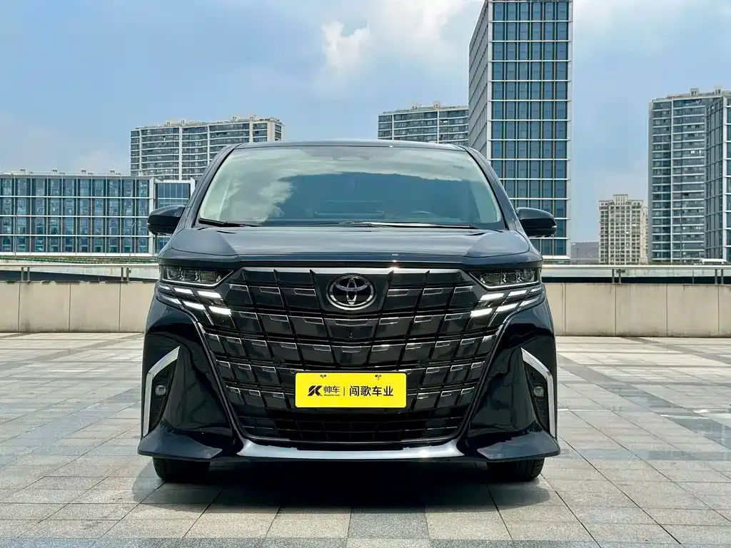Toyota Alphard — фото 3