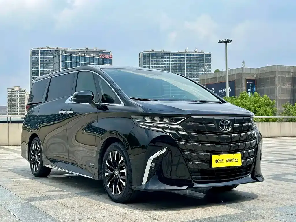 Toyota Alphard — фото 7
