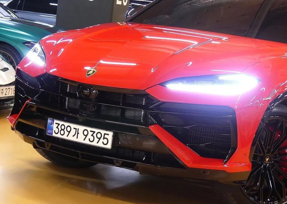 Lamborghini Urus — фото 1