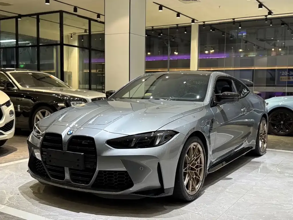 BMW M4 — фото 1