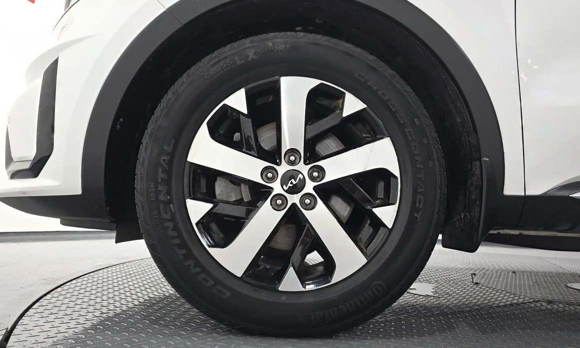 Kia Sorento — фото 8