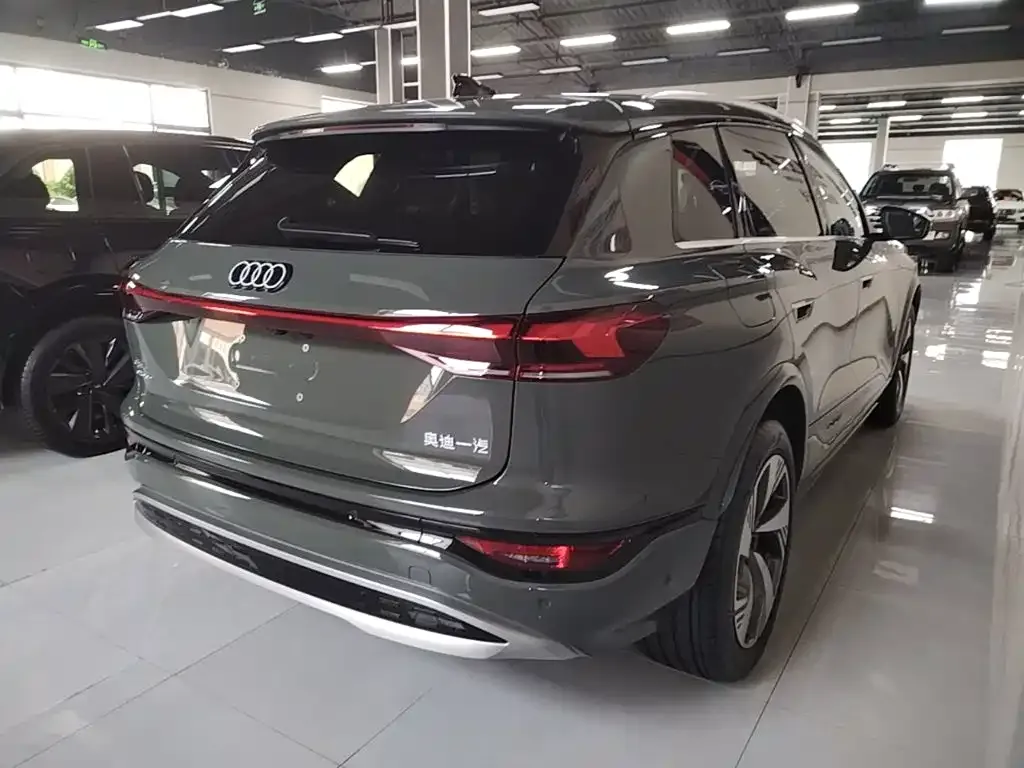 Audi Q6L e-tron — фото 9