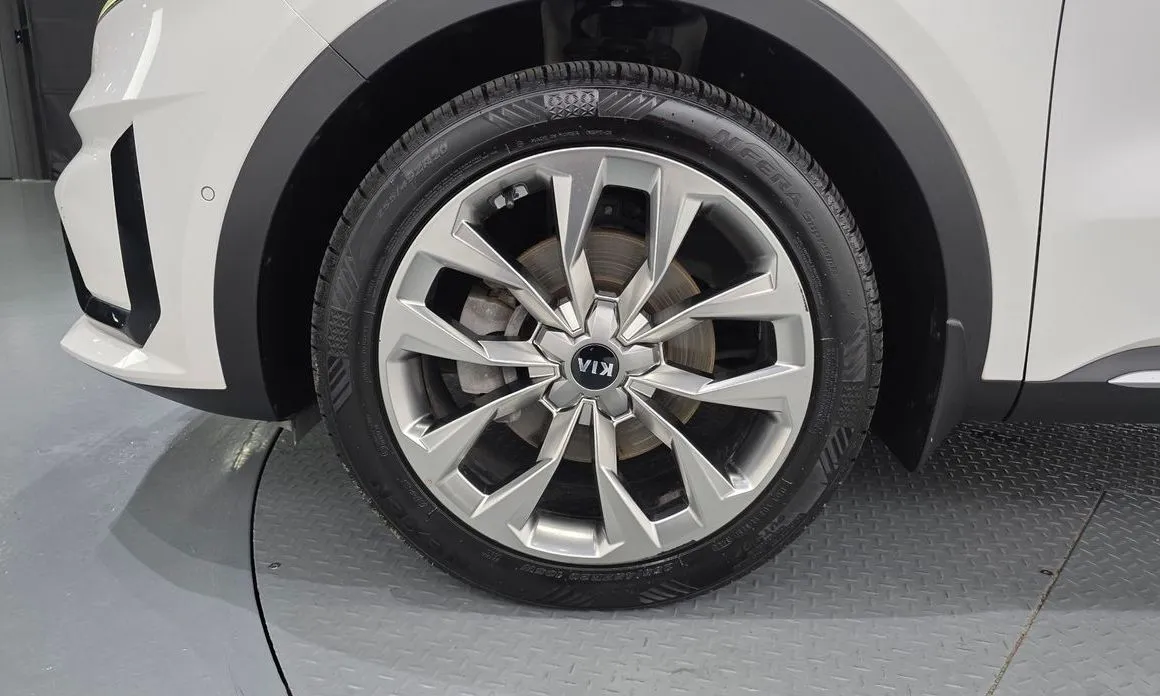 Kia Sorento — фото 7