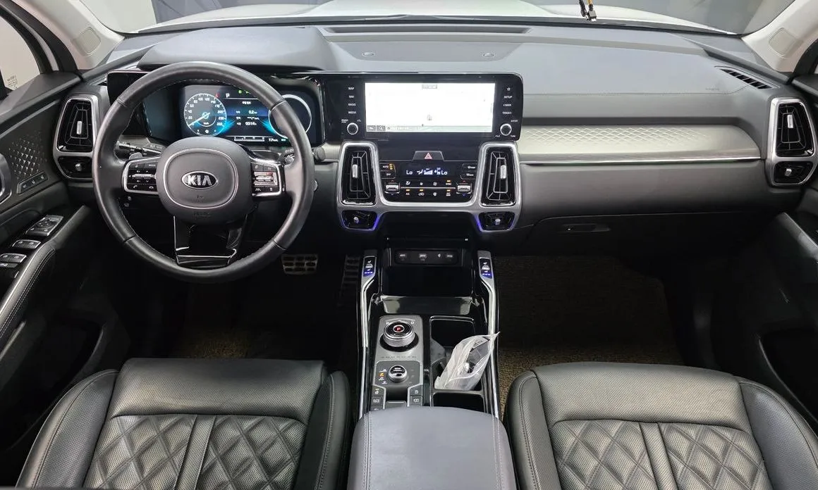 Kia Sorento — фото 8