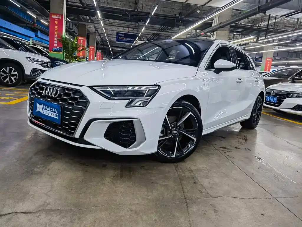 Audi A3 — фото 1