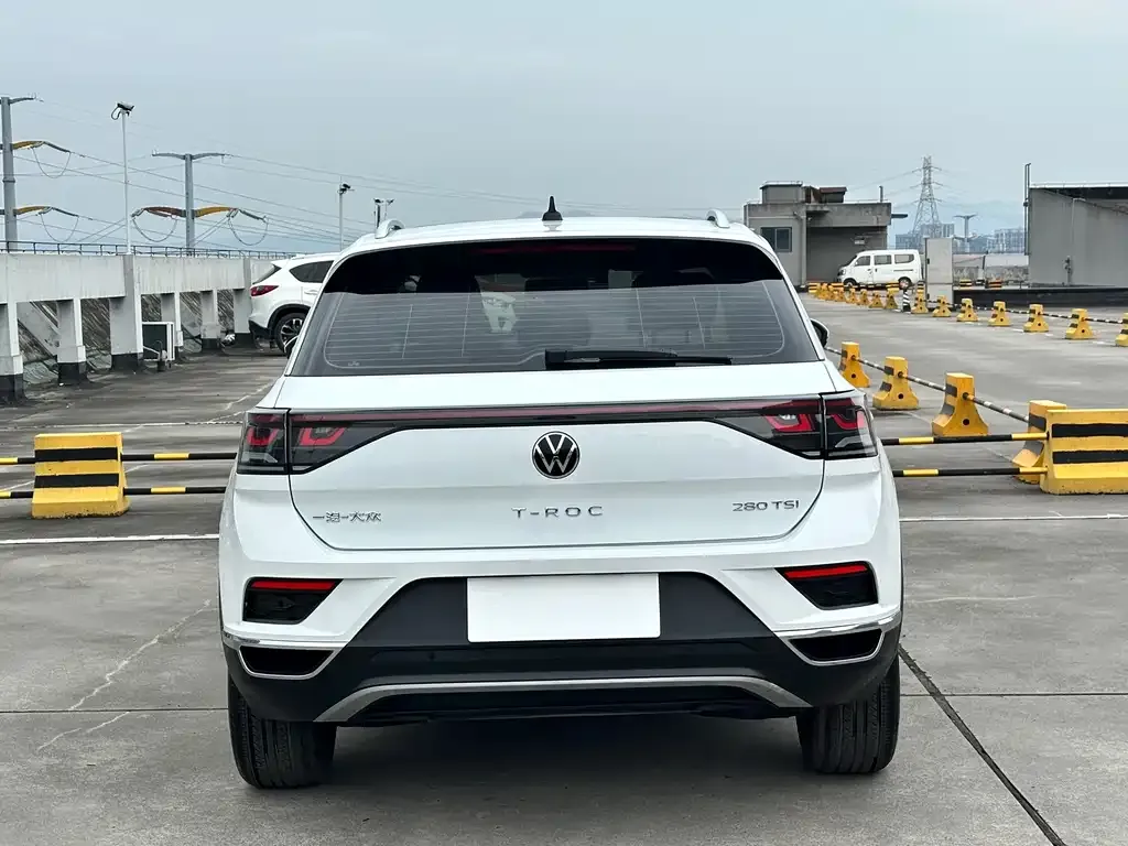 Volkswagen T-Roc — фото 7