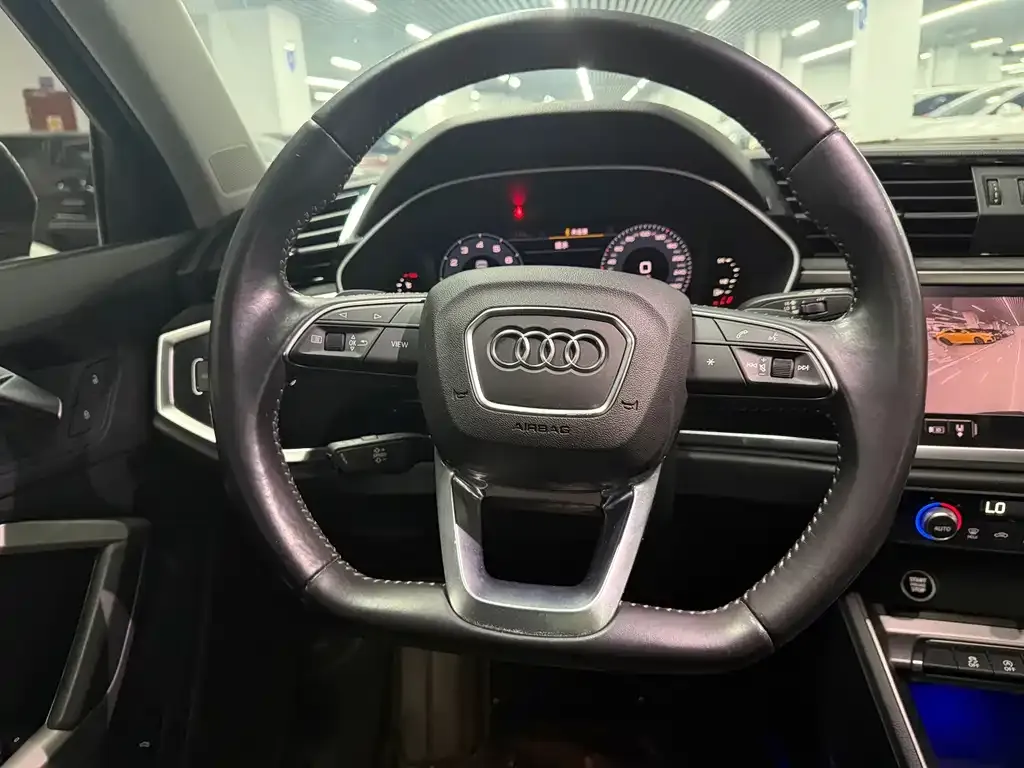 Audi Q3 — фото 5