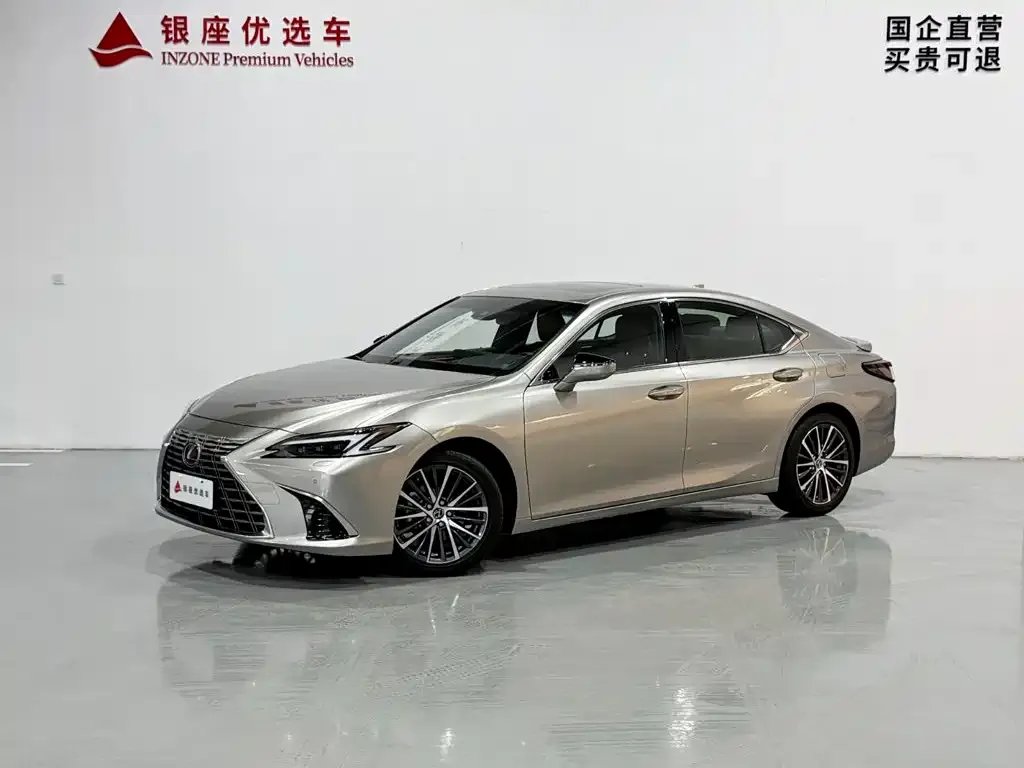 Lexus ES — фото 1