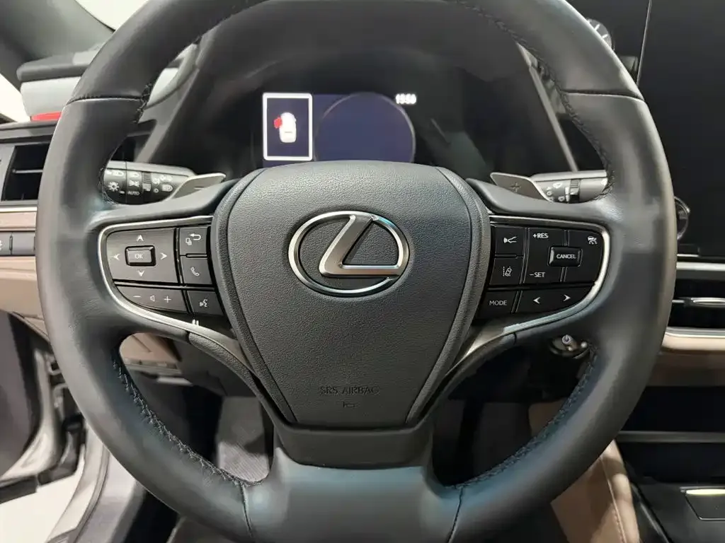 Lexus ES — фото 10