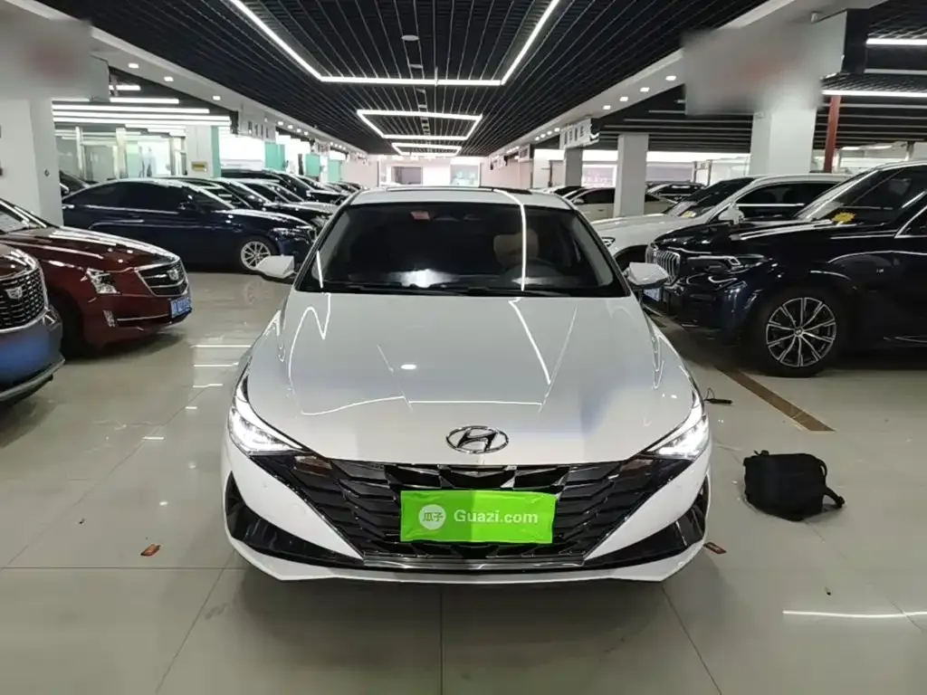Hyundai Elantra — фото 9