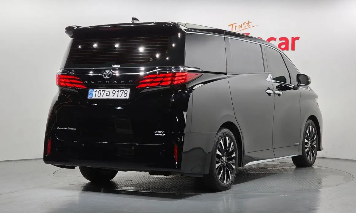 Toyota Alphard — фото 5