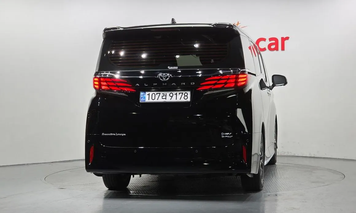 Toyota Alphard — фото 2