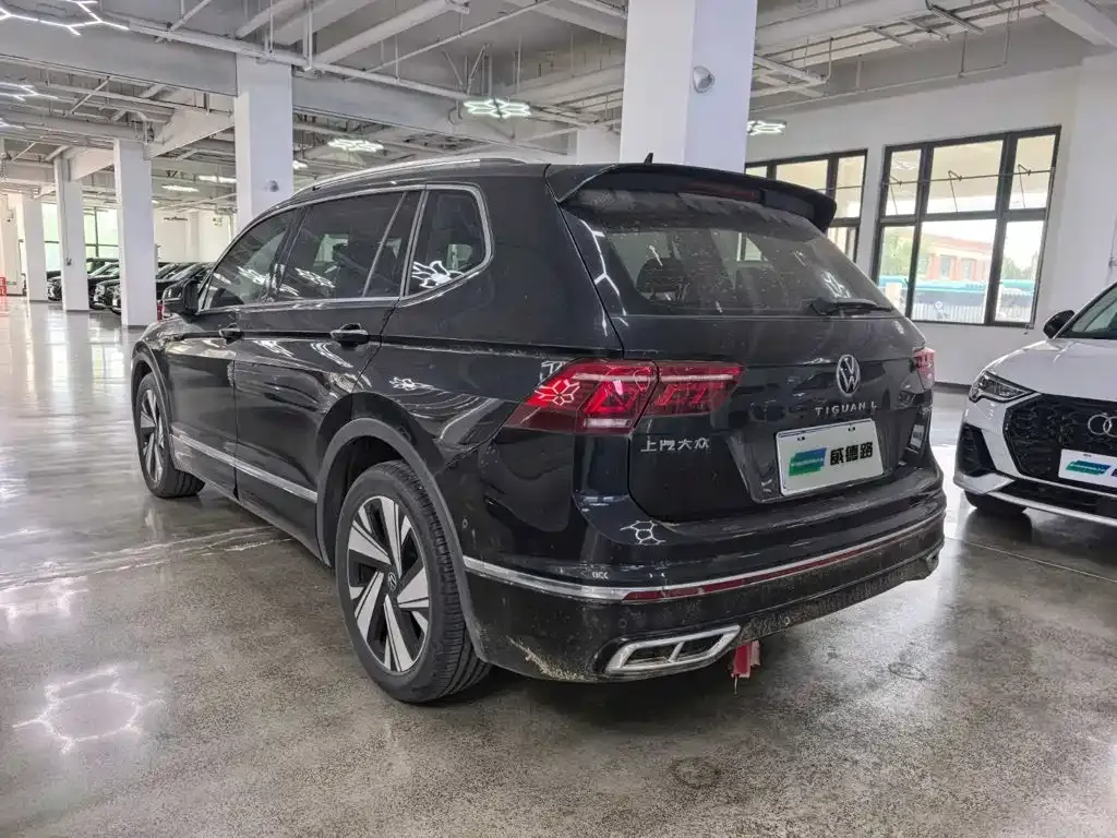 Volkswagen Tiguan L — фото 4