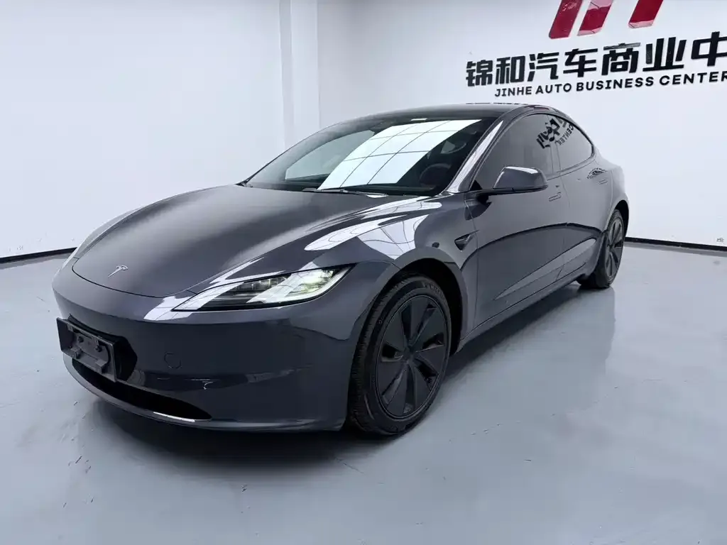 Tesla Model 3 — фото 1