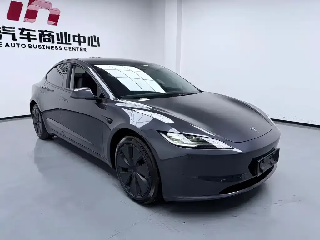 Tesla Model 3 — фото 8