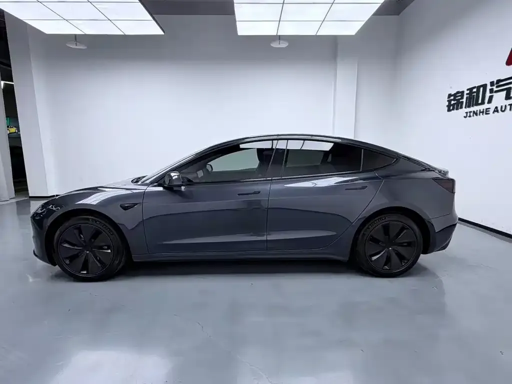 Tesla Model 3 — фото 3