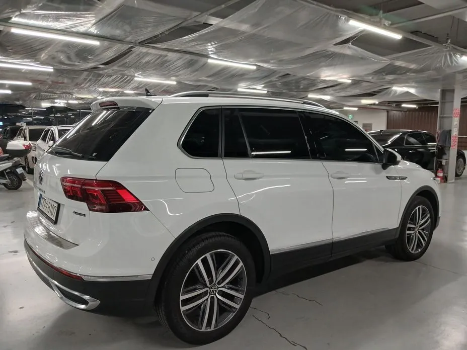 Volkswagen Tiguan — фото 9