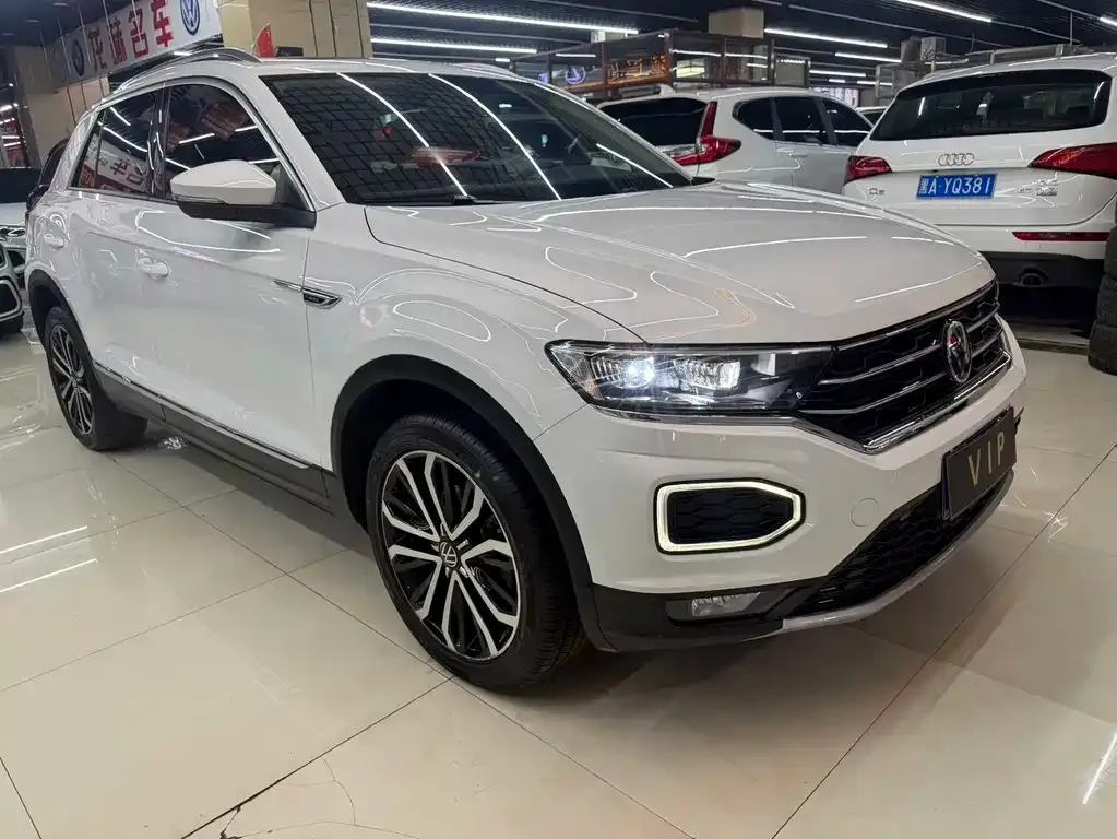 Volkswagen T-Roc — фото 7