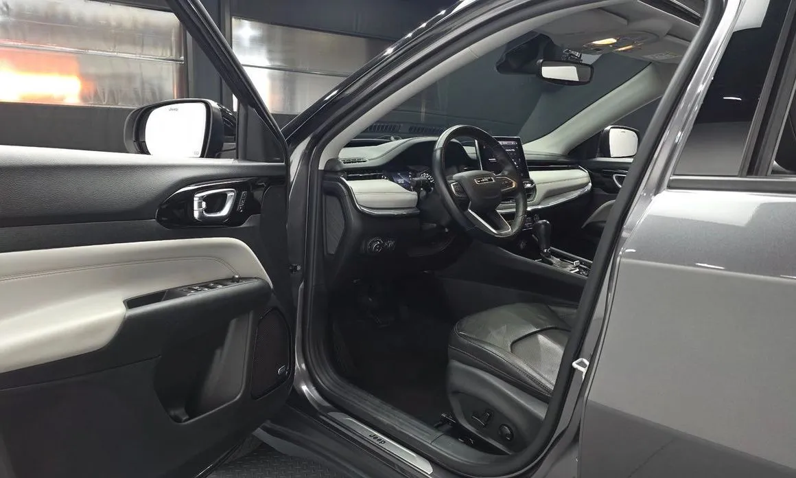Jeep Compass — фото 10