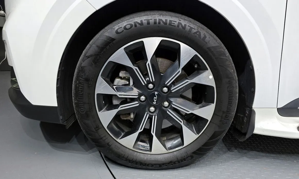 Kia Carnival — фото 2