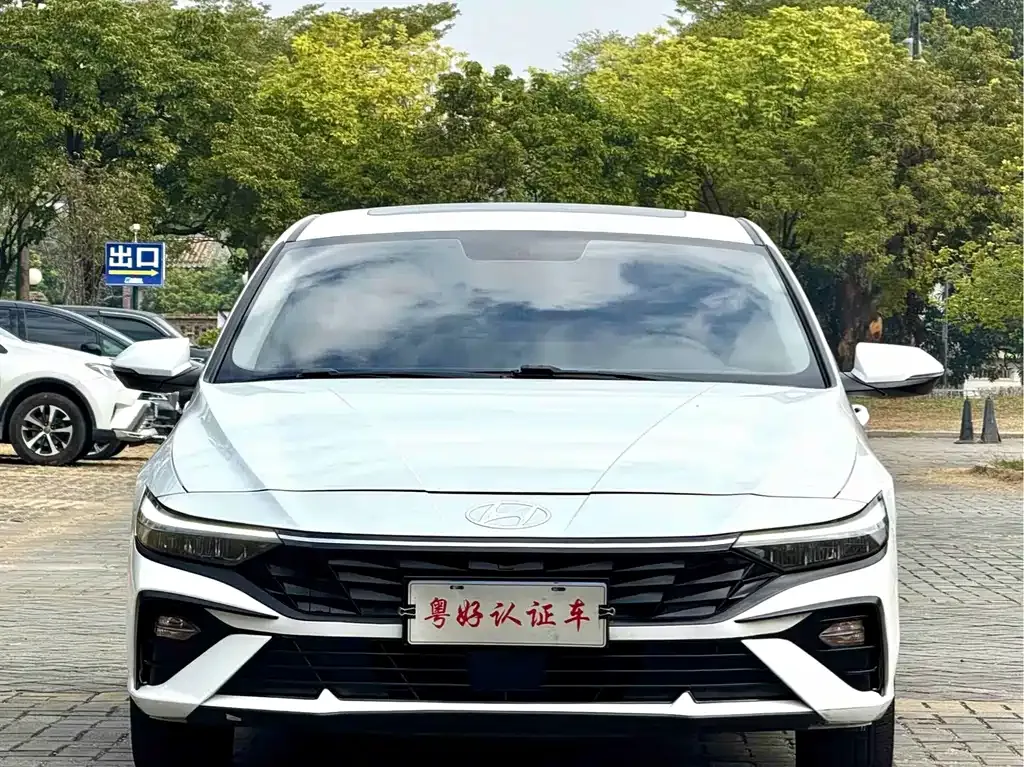 Hyundai Elantra — фото 5