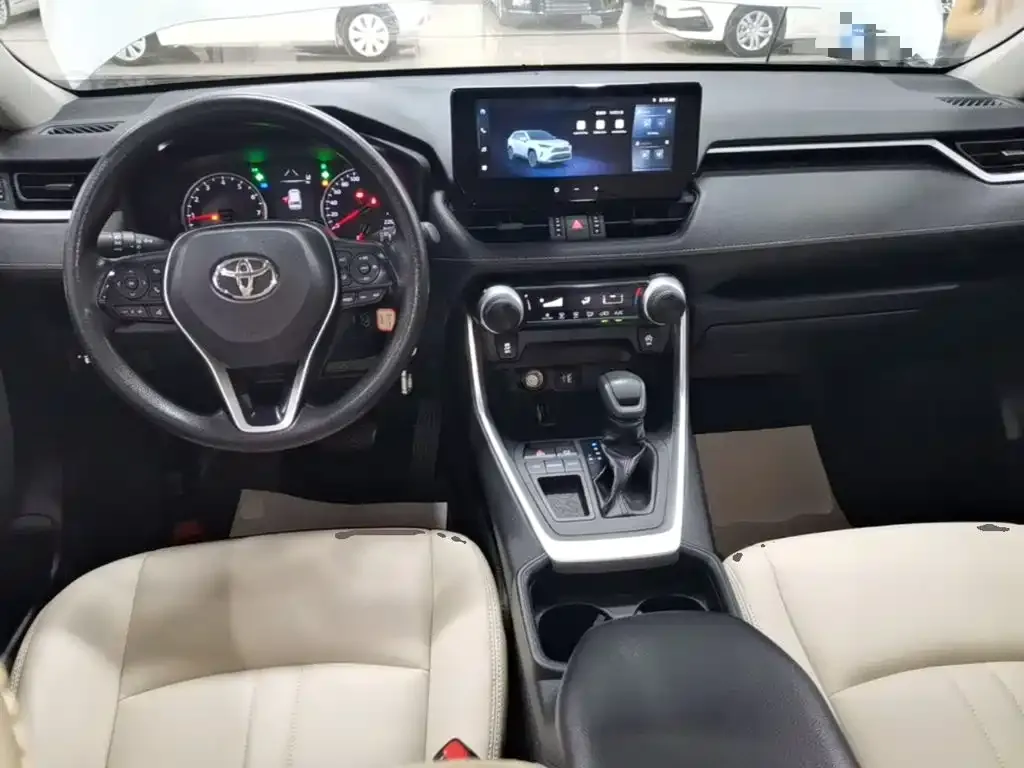 Toyota RAV4 — фото 10