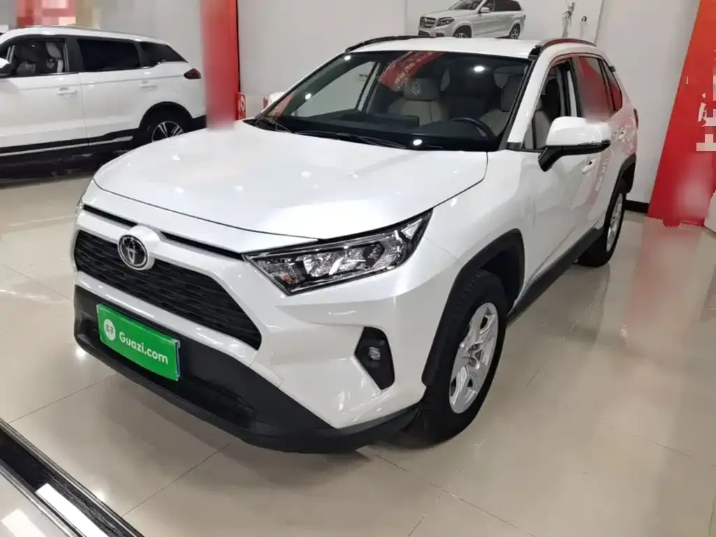 Toyota RAV4 — фото 4