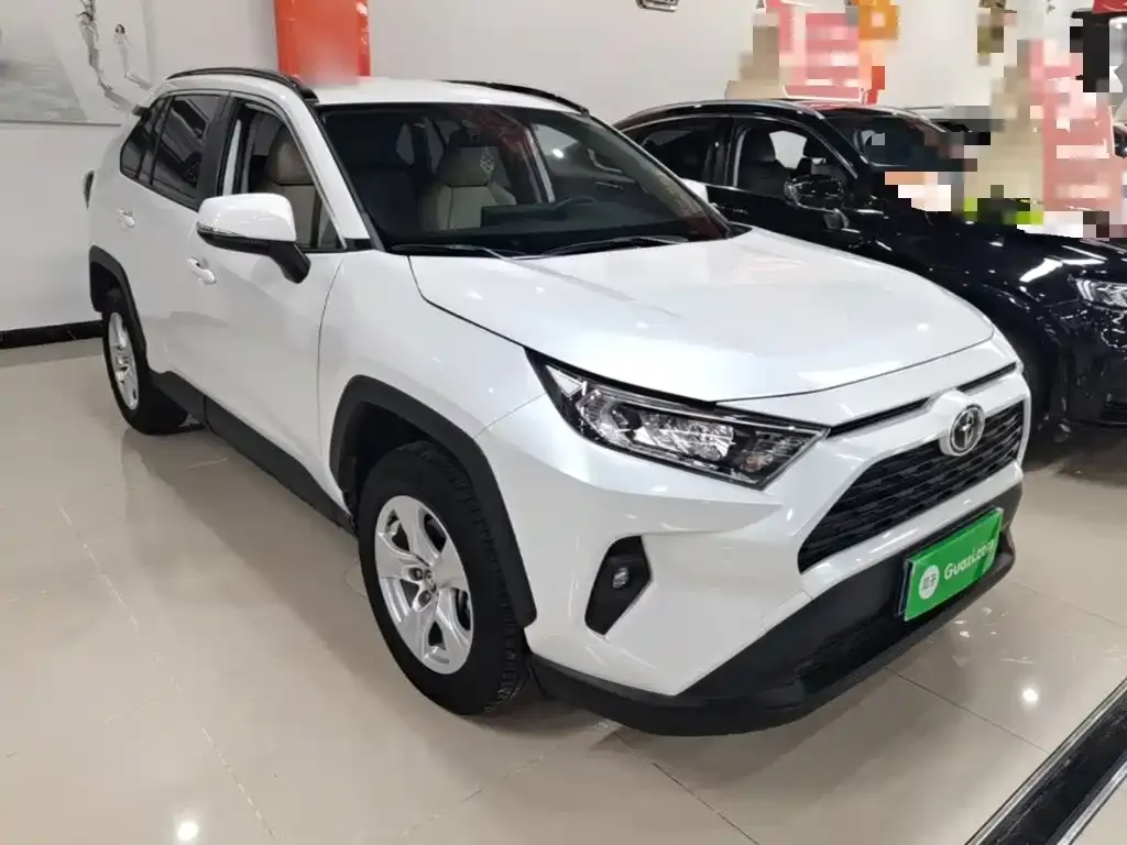 Toyota RAV4 — фото 3