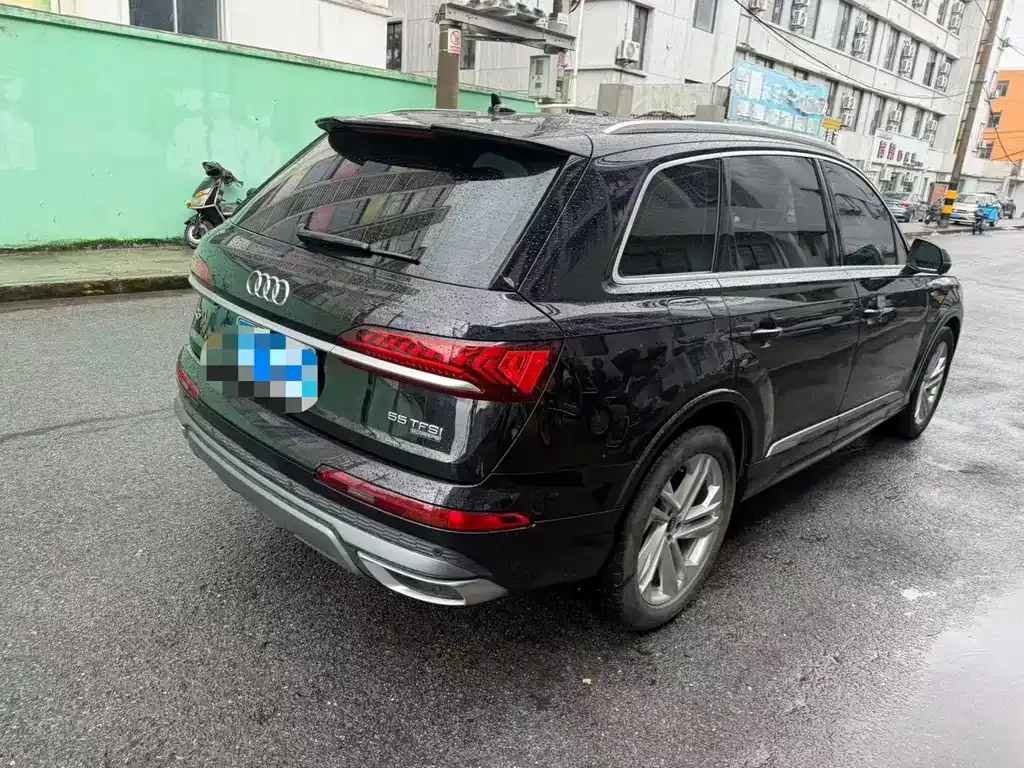 Audi Q7 — фото 8