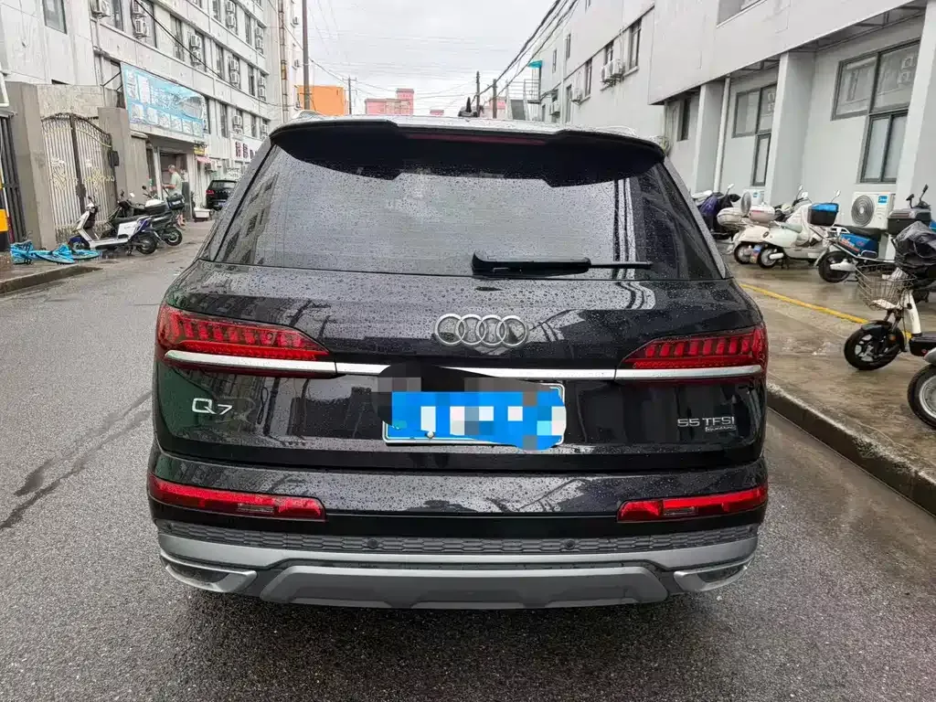 Audi Q7 — фото 7