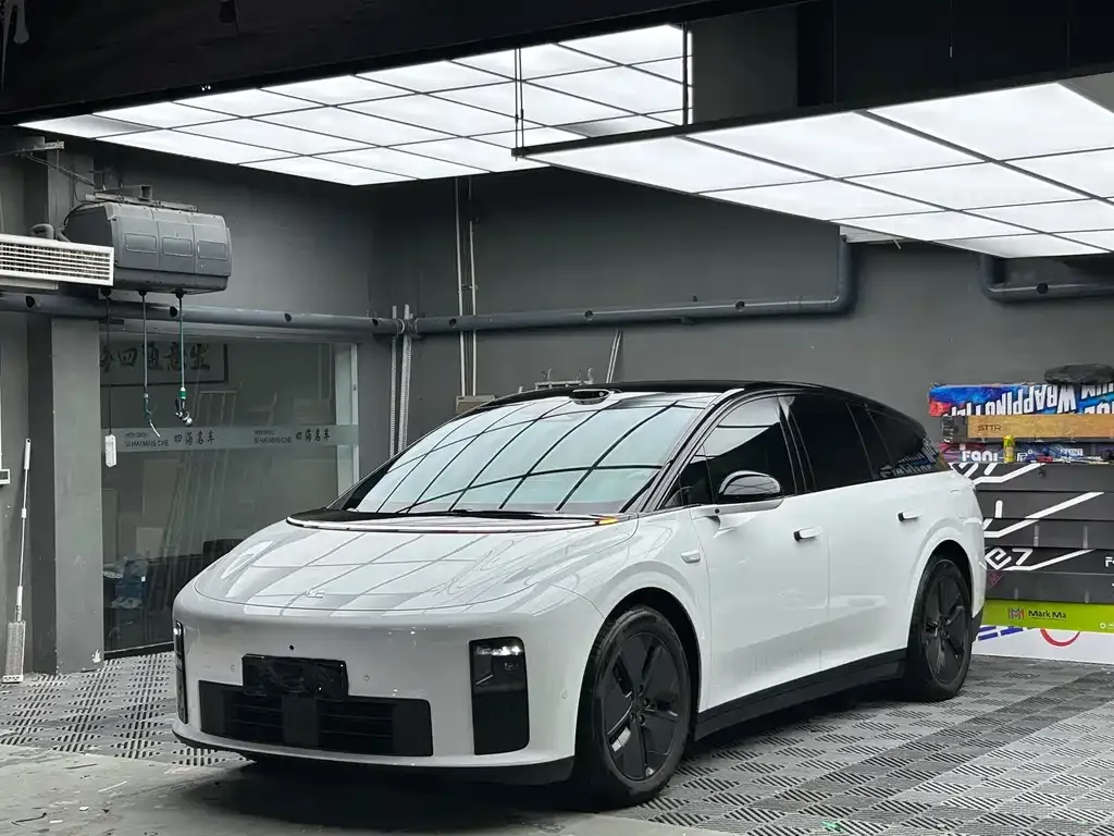 Li Auto i6 — фото 2