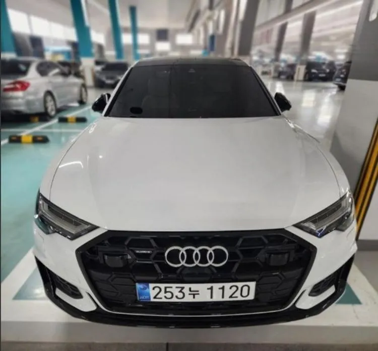 Audi A6 — фото 1