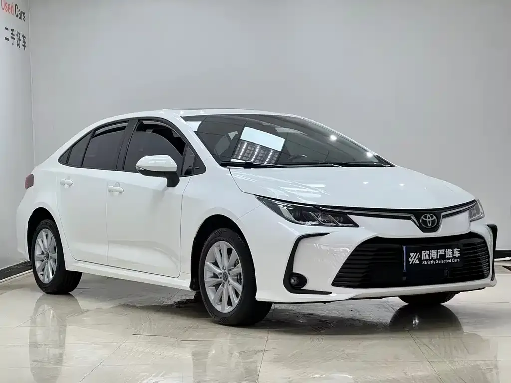 Toyota Corolla — фото 7