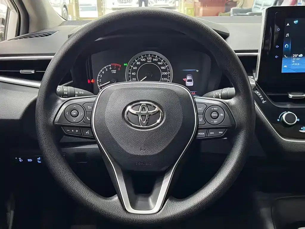Toyota Corolla — фото 3