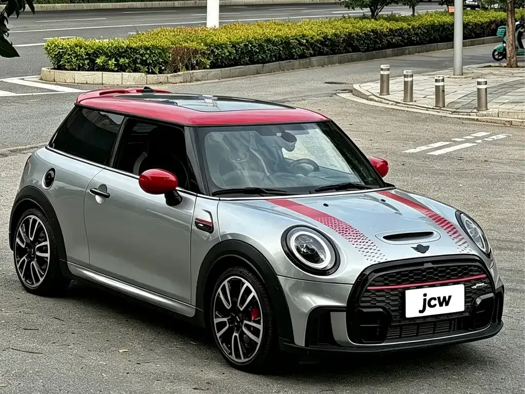 MINI JCW (John Cooper Works) — фото 1