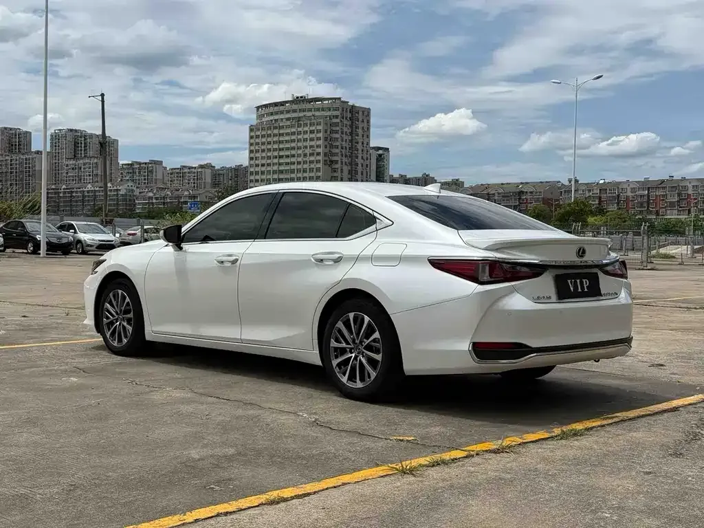 Lexus ES — фото 4