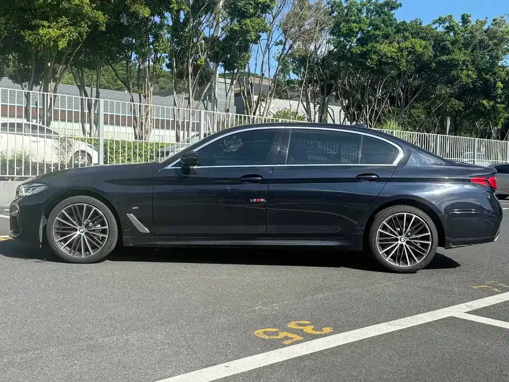 BMW 5 Series — фото 10