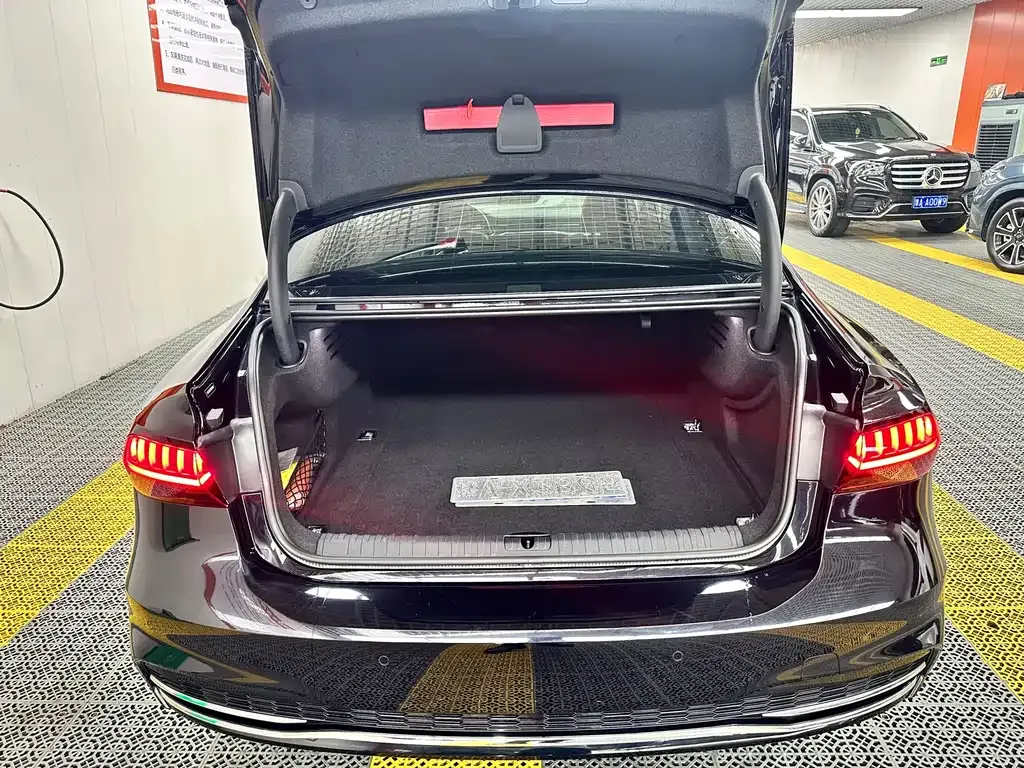Audi A7L — фото 10