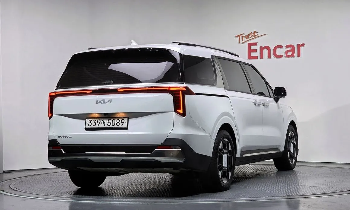 Kia Carnival — фото 10
