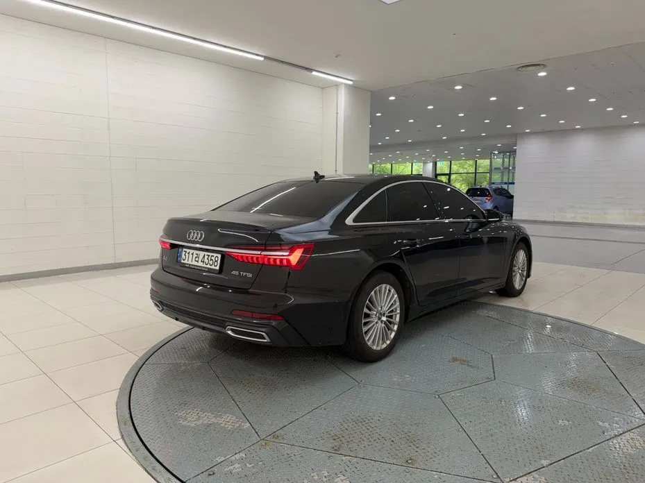 Audi A6 — фото 8