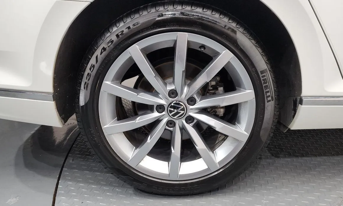 Volkswagen Passat — фото 2