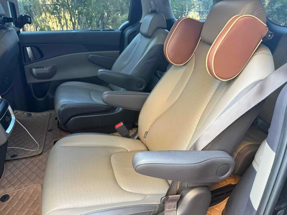 Kia Carnival — фото 10