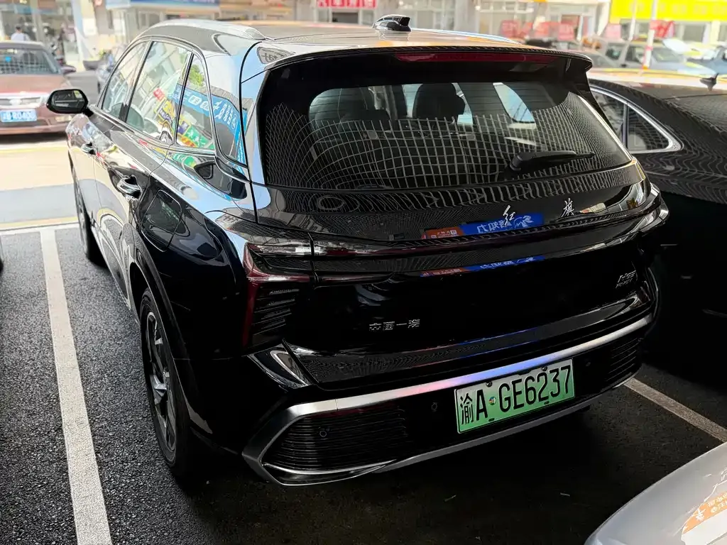 Hongqi HS3 PHEV — фото 9