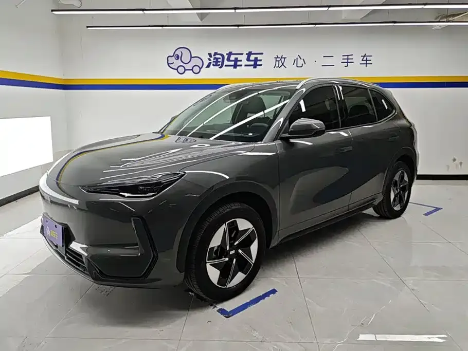 Geely Galaxy E5 — фото 1